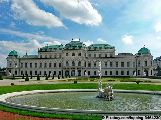 Springbrunnen vorm Schloss Belvedere