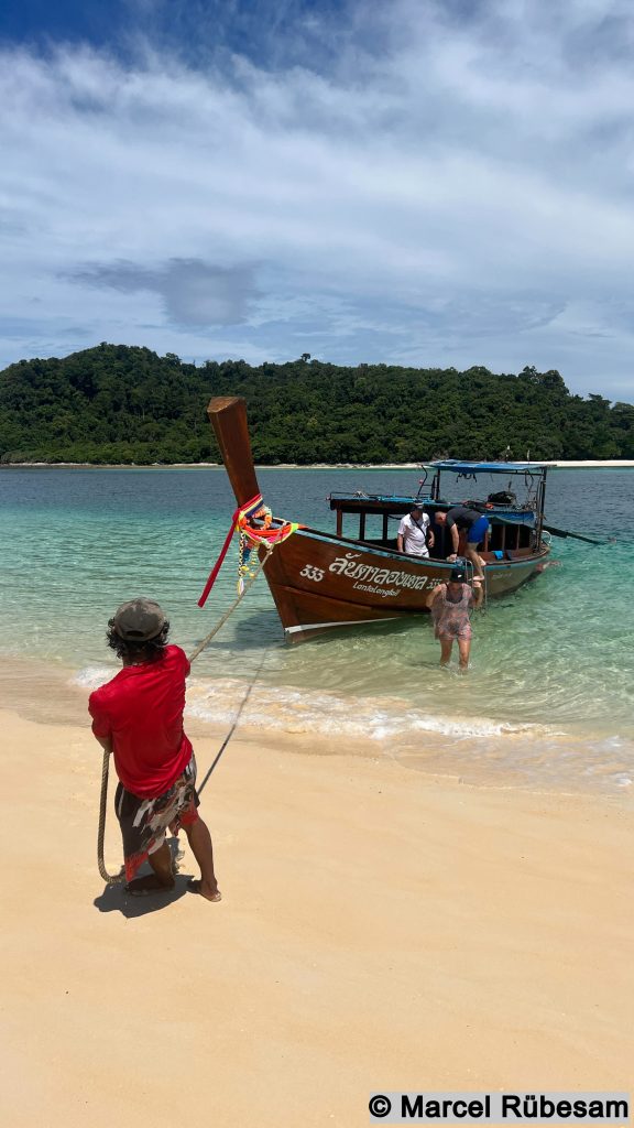 Longtail Book auf Koh Rok