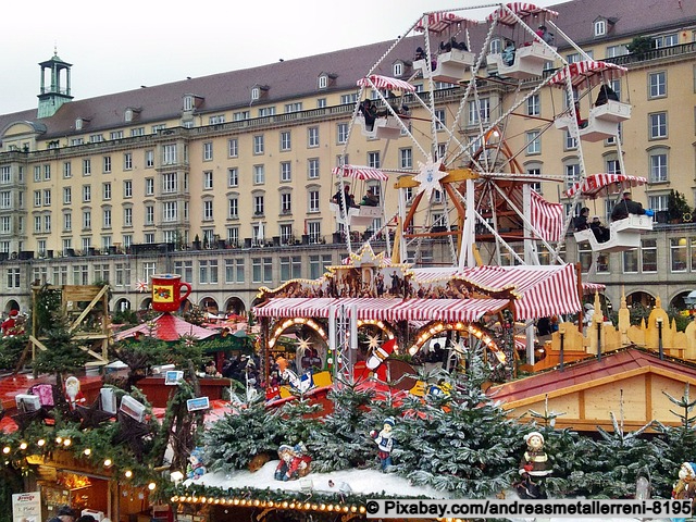 Reges Treiben auf dem Weihnachtsmarkt in Dresden