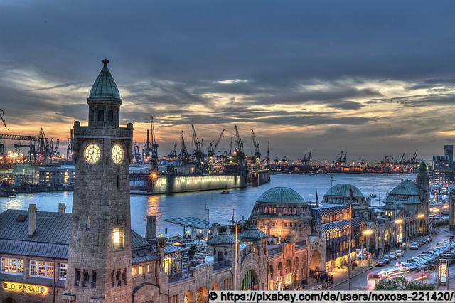 Die Landungsbrücken in Hamburg