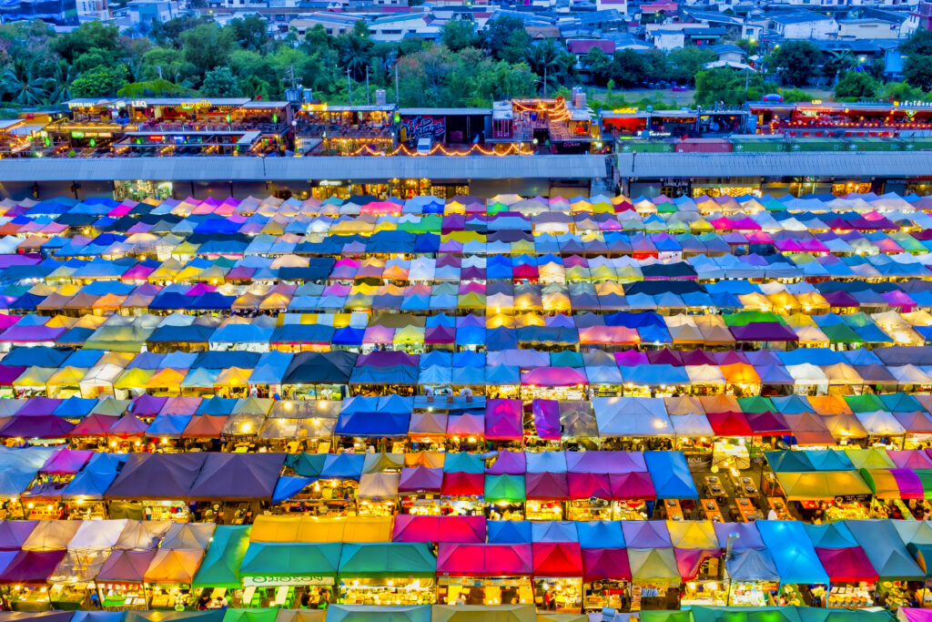 Der Rot Fai Train Market